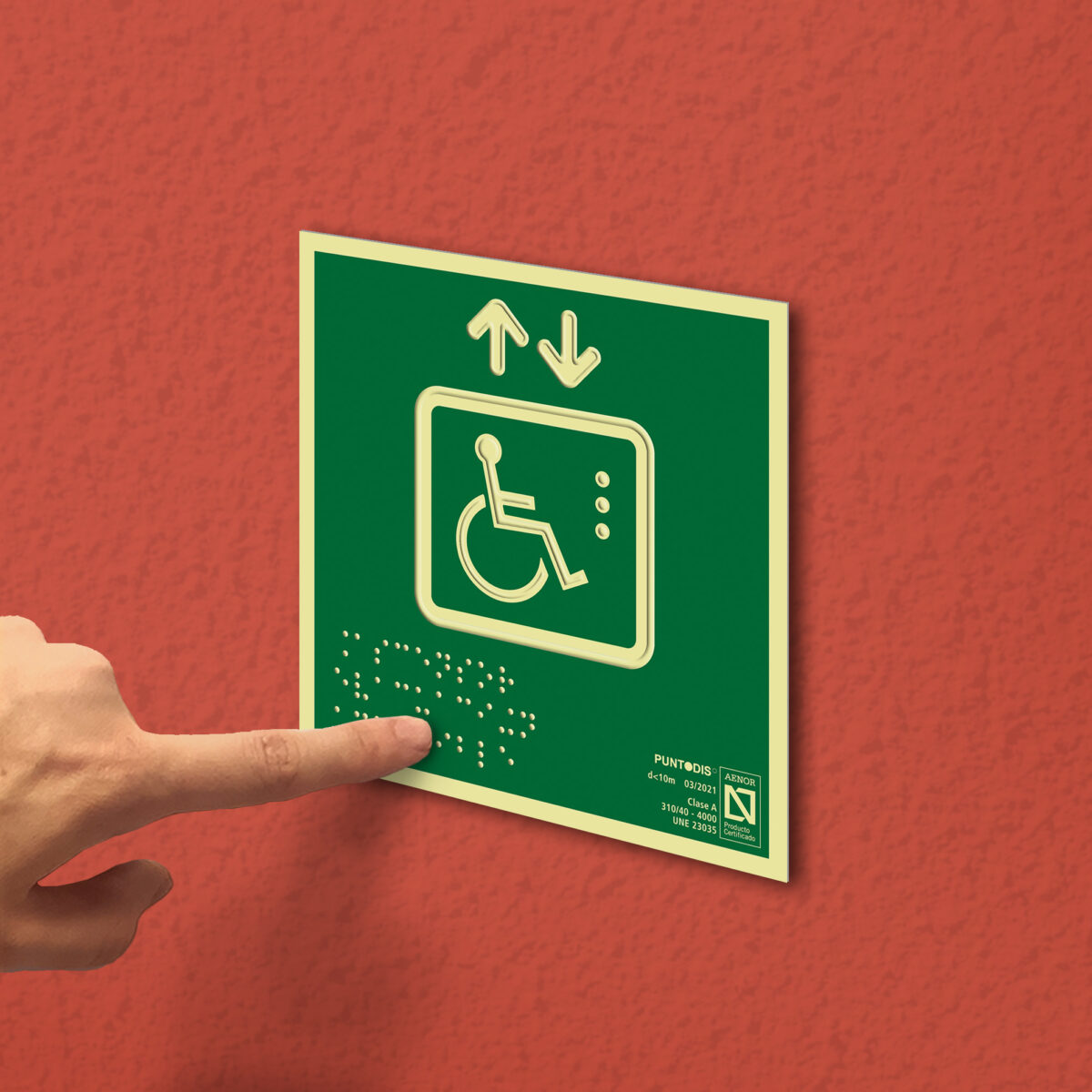 Ejemplo de colocación en pared de la placa