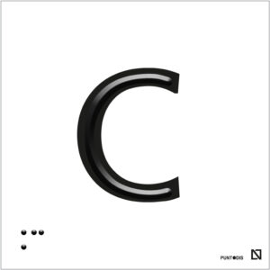 Placa letra C en braille y altorrelieve, en aluminio