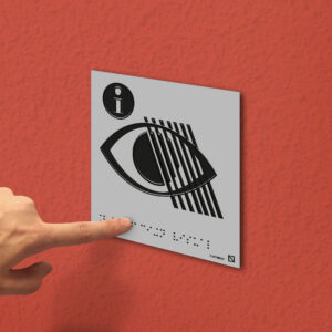 Ejemplo de colocación en pared de la placa