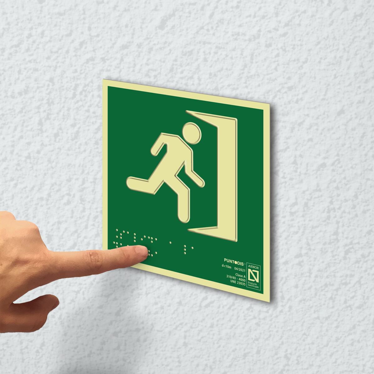Ejemplo de colocación en pared de la placa
