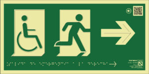 Placa fotoluminiscente Salida de emergencia a la derecha con silla de ruedas con braille y altorrelieve, con QR