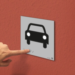 Ejemplo de colocación en pared de la placa