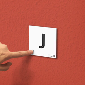 Ejemplo de colocación en pared de la placa