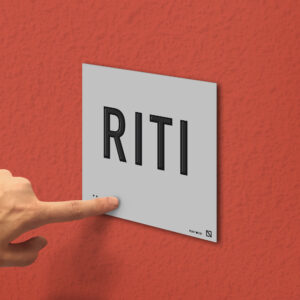 Ejemplo de colocación en pared de la placa