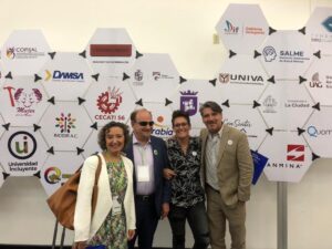 JJ, Tatiana Alemán y representantes de ayuntamiento de Zapopan