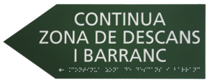 señal con forma de flecha