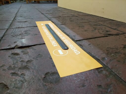 Vinilo para suelo con lama - Mantener distancia de seguridad