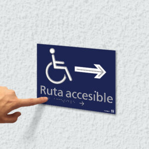 Ejemplo de colocación en pared de la placa