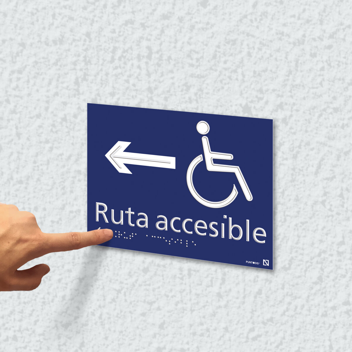 Placa ruta accesible a la izquierda