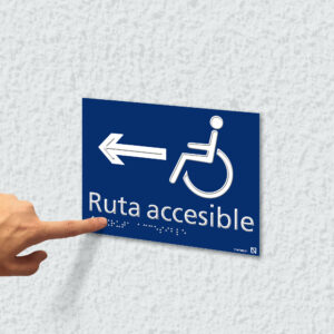 Ejemplo de colocación en pared de la placa