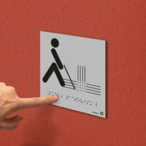 Ejemplo de colocación en pared de la placa