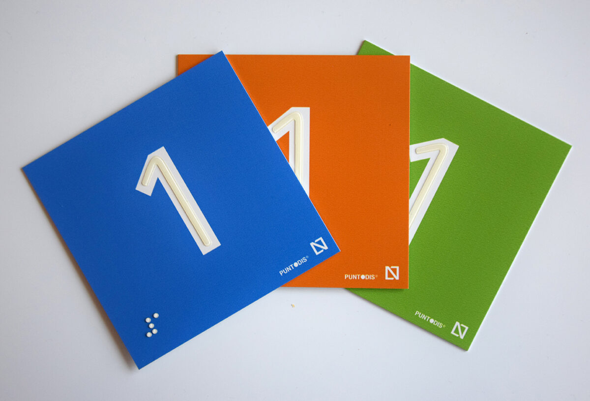 placas números colores braille