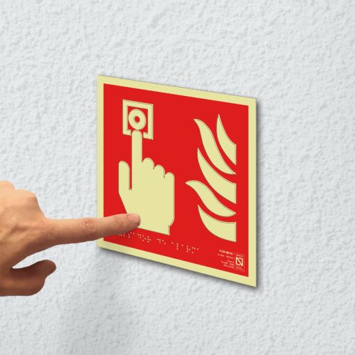 Placa fotoluminiscente pulsador de alarma