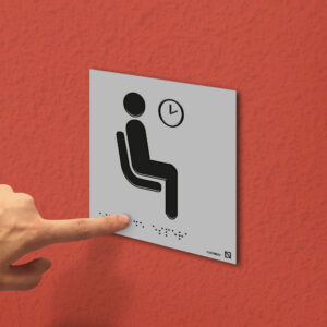 Ejemplo de colocación en pared de la placa