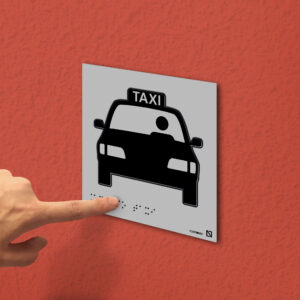 Ejemplo de colocación en pared de la placa