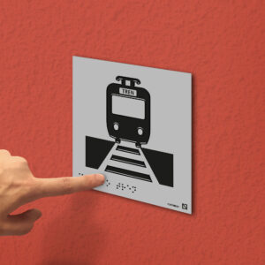 Ejemplo de colocación en pared de la placa