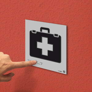 Ejemplo de colocación en pared de la placa