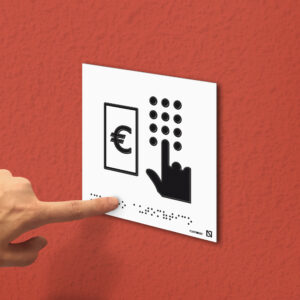 Ejemplo de colocación en pared de la placa