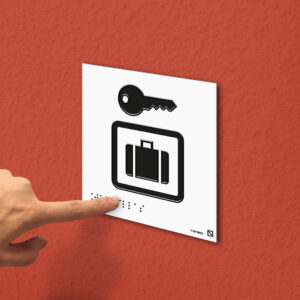 Ejemplo de colocación en pared de la placa