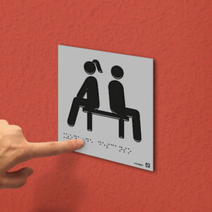 Ejemplo de colocación en pared de la placa