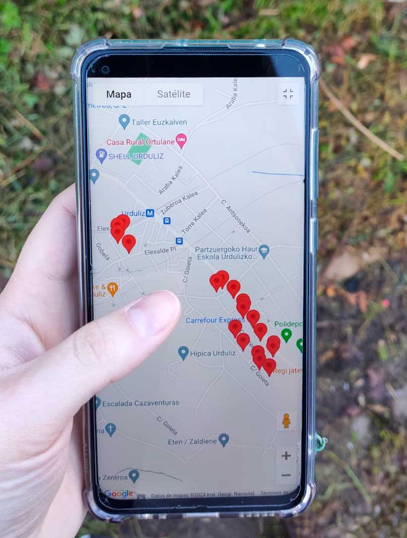Imagen de un móvil con la geoposición de los puntos de Urduliz