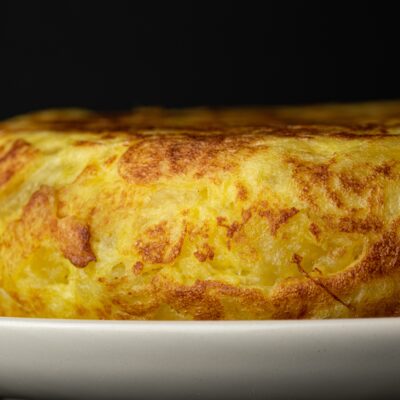 Primer plano de una tortilla de patata