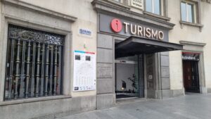 entrada de la oficina de turismo de Bilbao