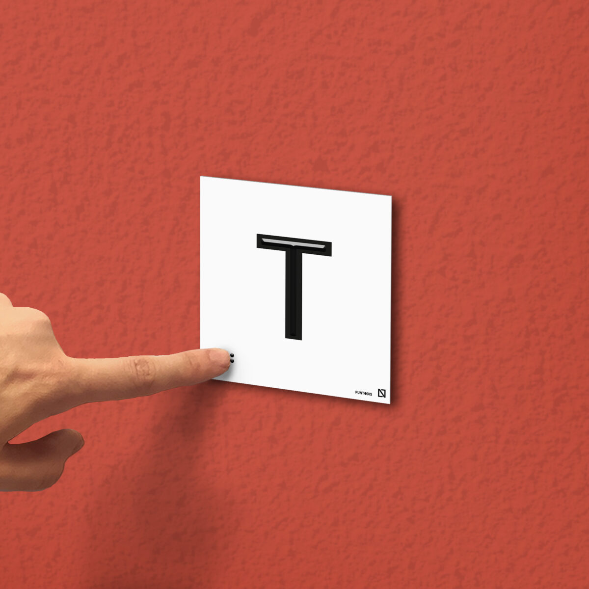 Placa letra T en braille y altorrelieve en aluminio