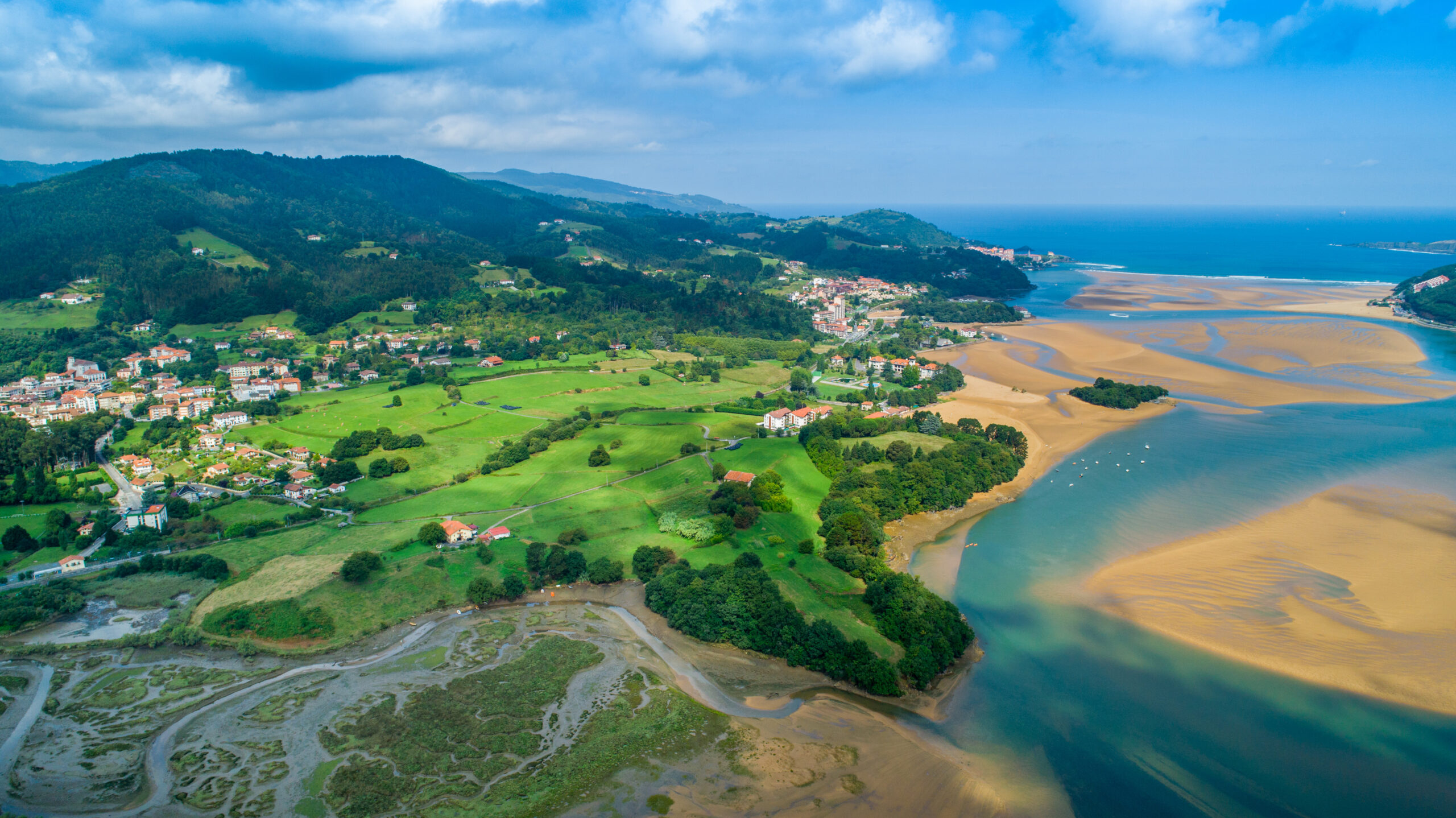 vista aérea del paisaje de Urdaibai