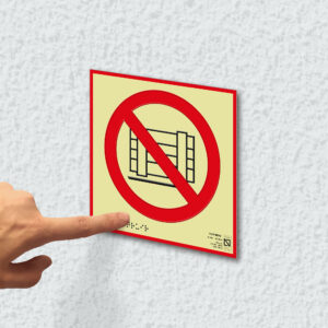 Ejemplo de colocación en pared de la placa